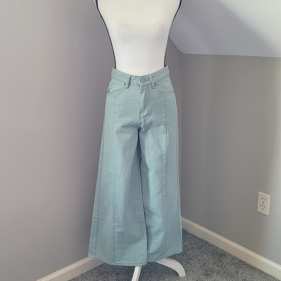 Pretty Little Thing Wide Leg Jeans - Picture 1 of 2